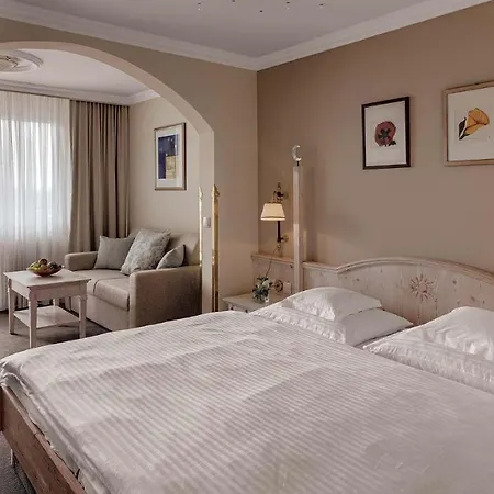 Almesberger 4* ايغن ام مهلكريس