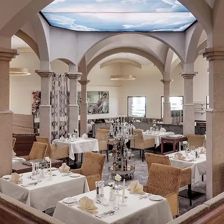 Almesberger فندق