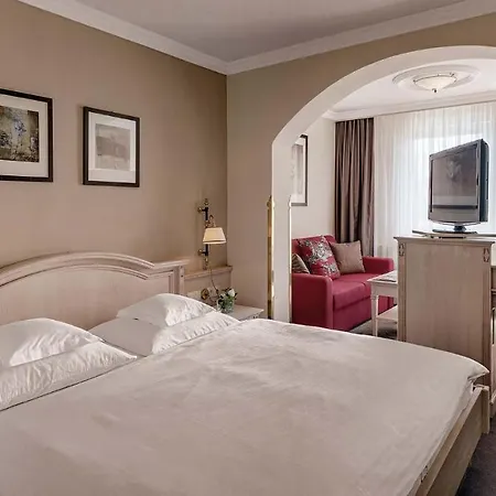 Almesberger فندق