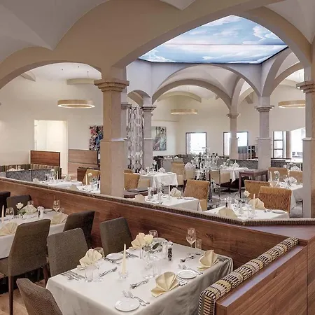 Almesberger فندق 4*