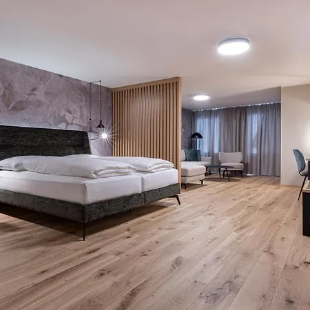 Hotel Almesberger 4*