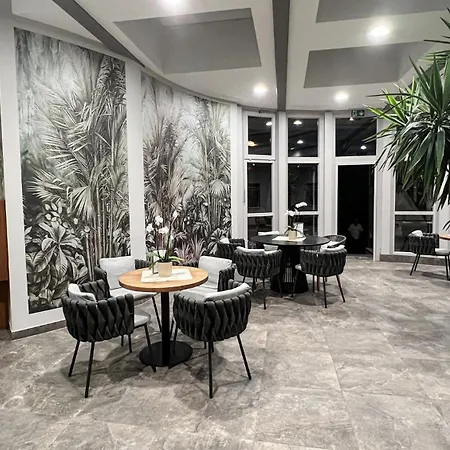 Almesberger فندق