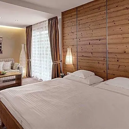 Hotel Almesberger 4*