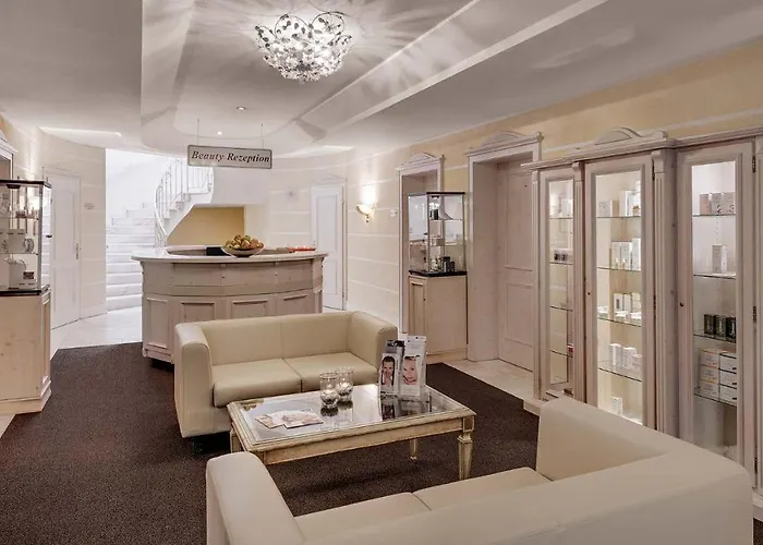 Almesberger ホテル 4*