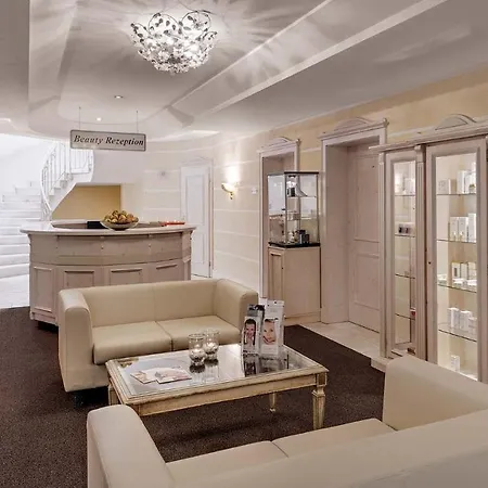 Almesberger Hotel 4*