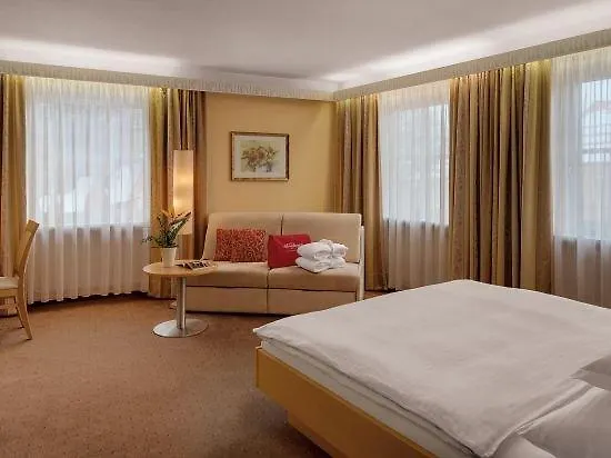 Almesberger ホテル 4*